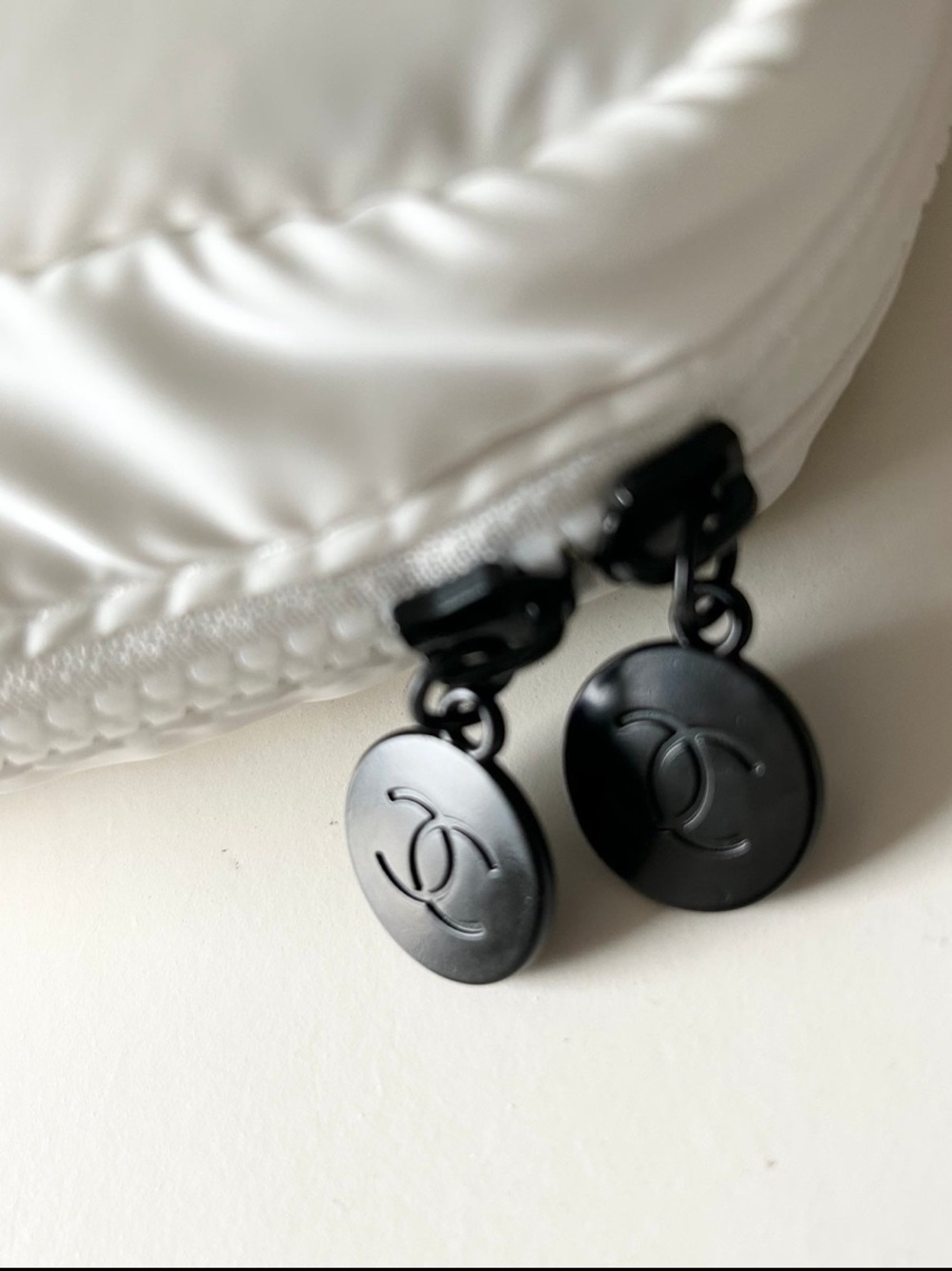 Chanel - Picture 4 of 6